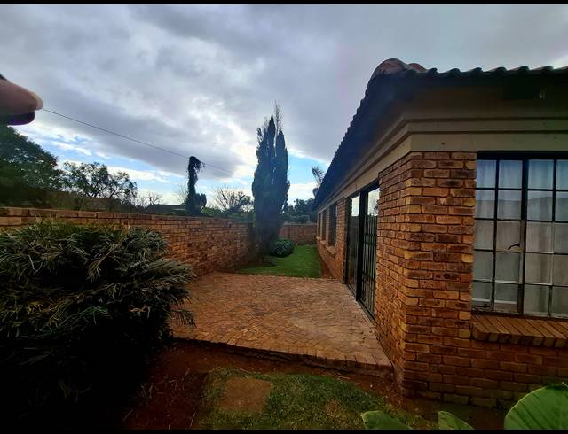 3 BEDROOM TOWNHOUSE FOR SALE IN MODDER EAST